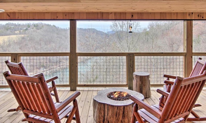 Marshall House | Marshall Home with Mountain View, 5 Mi to Downtown!