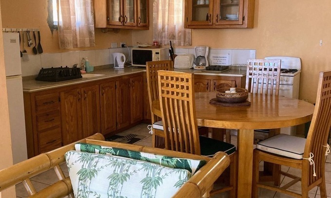 Friendship Bay Apartment | Marvelous 2-bedroom apartment with AC