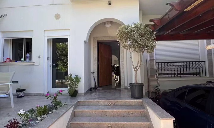 Bouvet Island House | Marvelous 3-bedroom townhome with AC in La Marsa