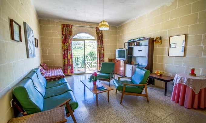 Marsalforn Apartment | Maryanne-Joe Flats