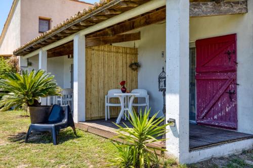 Saintes-Maries-de-la-Mer House | Mas des Cypres - Mazet 9