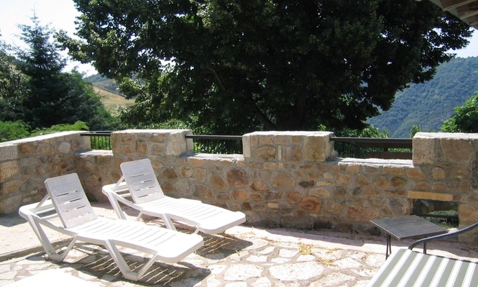 Asperjoc Cottage | Mas du Vernadel: 5 gites with swimming pool in the countryside: gite ROMARIN: 5 pers. max.