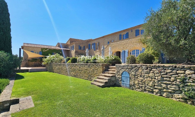 Lauris House | Mas for rent in Lauris, exceptional view in the heart of a 15 hectare estate