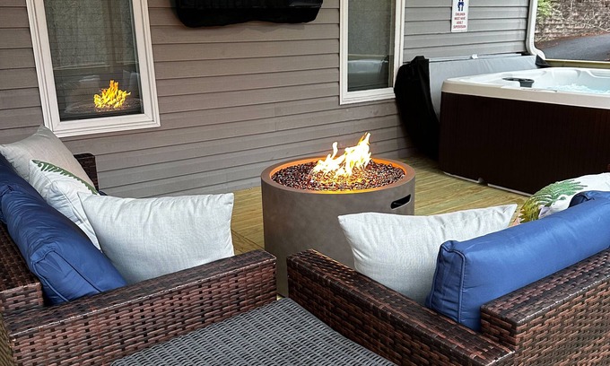 Massanutten House | Massanutten Home - Hot Tub, Fire Pit, Movie and Game Room