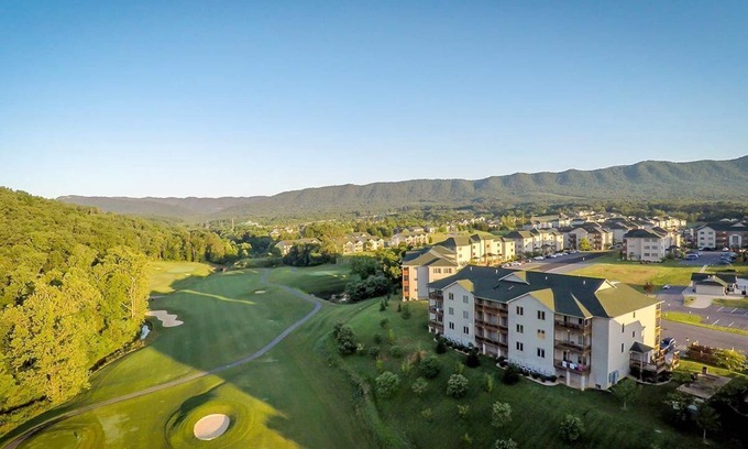 McGaheysville House | Massanutten Resort Killy Court Waterpark beautiful hiking on Skyline Drive