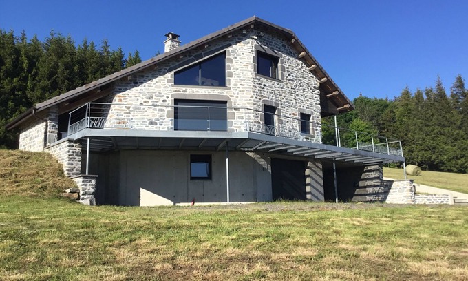 Chaudeyrolles Villa | Massif Central gîte at the foot of the Mézenc. Family vacations in the heart of nature