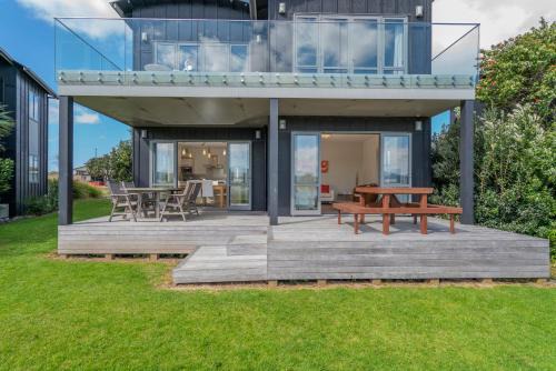 Matarangi Apartment | Matarangi Lakeside Gem - Golfers Dream!