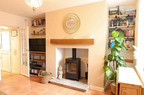 Coleford House | May Cottage, Sofa bed, Garden, Countryside