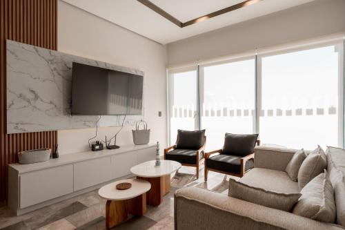 Playa Paraiso Apartment | Mayan Breeze A-204