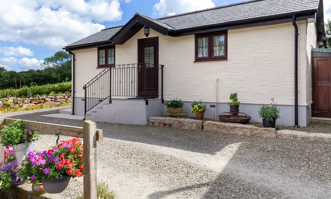Mount Cottage | MAYBERRY COTTAGE, romantic, character holiday cottage in Bodmin