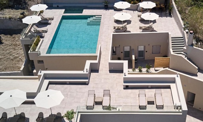 Pyrgos Apartment | Mayu Suites