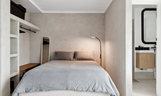 North Fremantle Apartment | Med Vibes in North Freo - 5 minutes from Fremantle, your own private apartment!