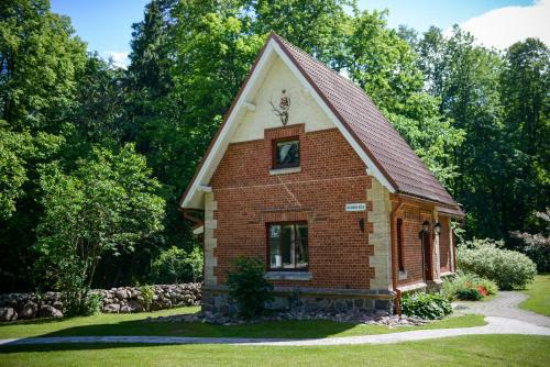 Sigulda House | Mednieku Namiņš
