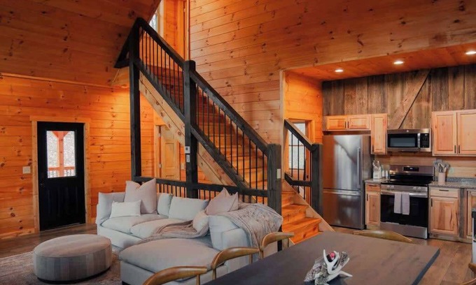 McArthur Cabin | Memories at Hillside A Modern Cabin Hocking Hills