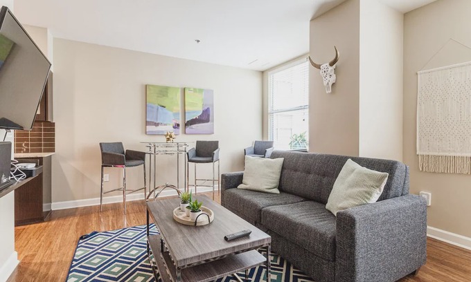 Downtown Memphis Apartment | Memphis | Executive 1BD/1BA Apartment
