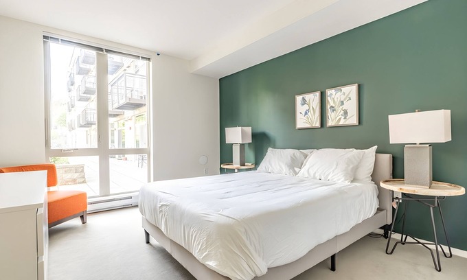 Mercer Island Apartment | Mercer Island 2BR #2| Great Location | Sophari