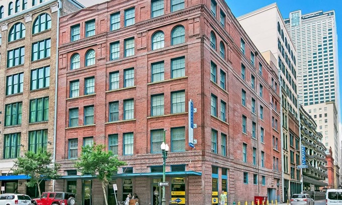 Central Business District Apartment | Merchant Lofts Comfy Condos – Walk Everywhere