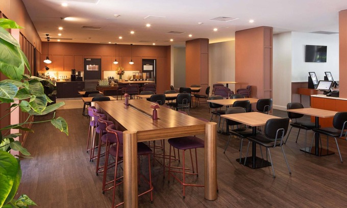 Newcastle West Hotel | Mercure Newcastle