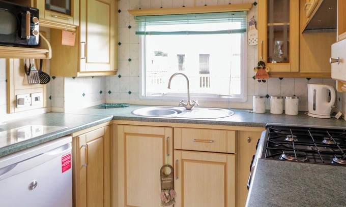Limavady Cottage | Meric Stone Holiday Lets Caravan 1