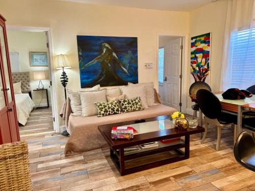 Little Haiti House | Miami Bright townhouse 3 bedroom free Parkig Garden