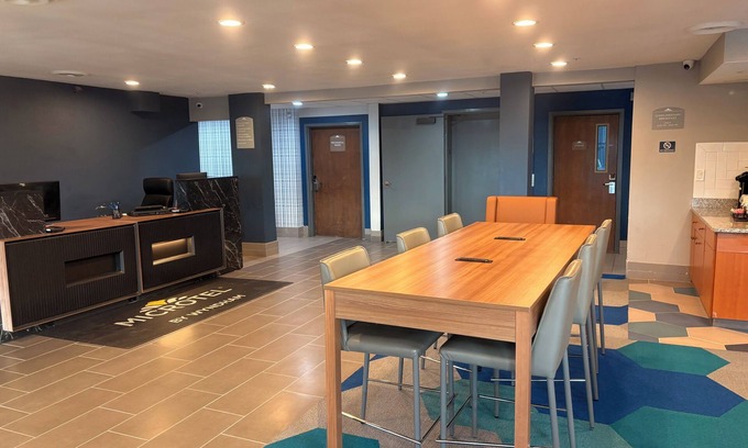 Dupont Hotel | Microtel Inn & Suites by Wyndham Denver Airport