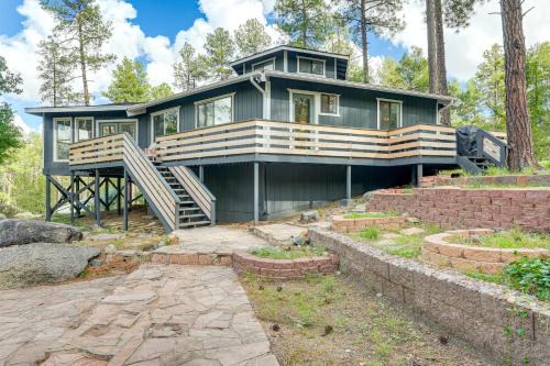 Iron Springs House | Mid-Mod Mountain Cabin Near Thumb Butte Trails!
