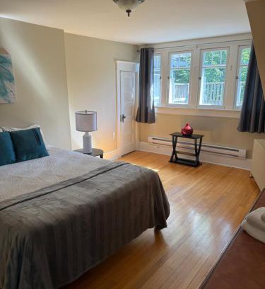 Waterford Valley Apartment | Midstream Manor Unit 8, 2 Bedroom Apartment