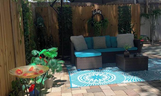 South Gate Ridge Apartment | Mini Studio: 10 min/Siesta Key, private entrance. Pet Friendly