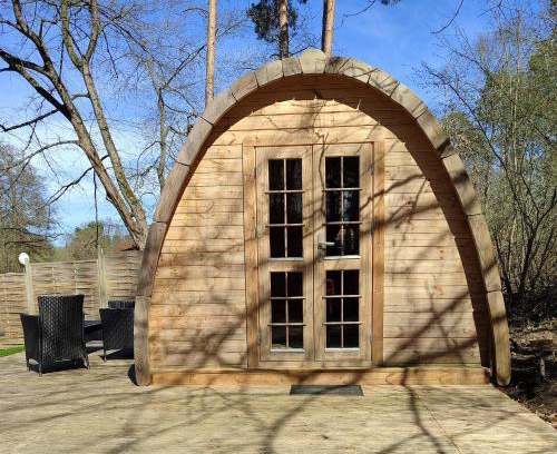 Oberdorla Other | Minihotel "Hobbit Town" am See an der Mecklenburger Seenplatte, Schlaffass