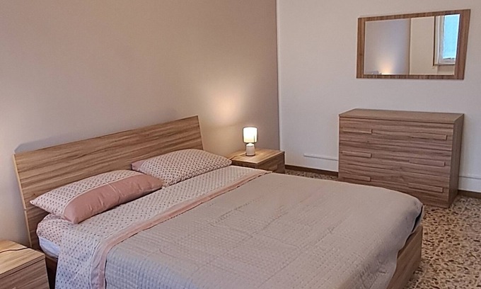 Novara Apartment | Minimal suite - Novarese night