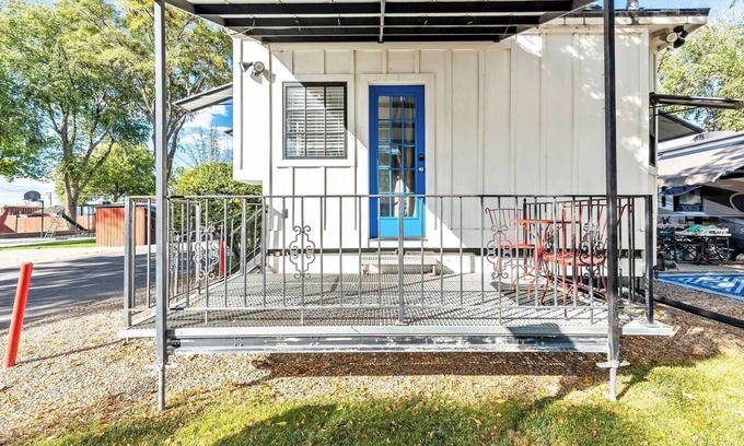 Draper House | Minuteman Nook | Tiny Home | Pool | 25 Mins to SLC