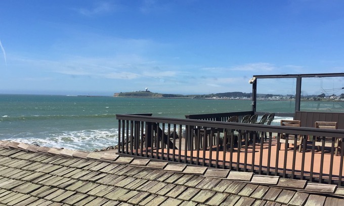 El Granada House | Miramar Beach oceanfront home w/amazing deck views & just steps from the beach