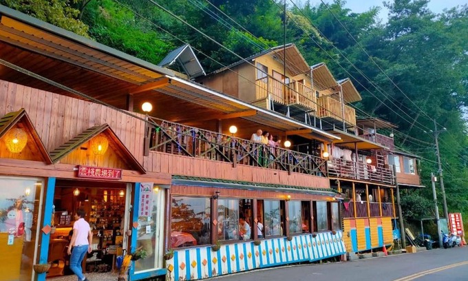 Fuxing District Ski Chalet | Mo Huai Su-桃園市民宿085號