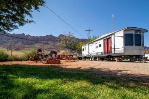 Moab South Valley House | Moab RV Resort Glamping RV Fully Setup OK42