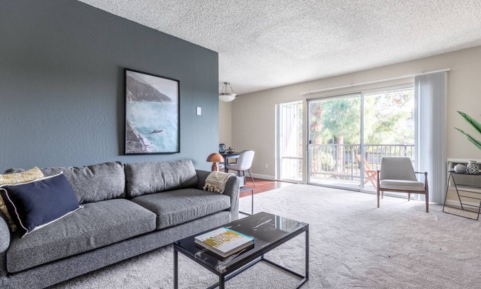 Cuernavaca Apartment | Mod Mountain View 1BR w/Pool, Gym, nr. Facebook & Apple by Blueground