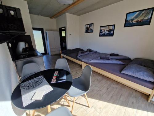 Cerna V Posumavi Apartment | Moderní byt v Relax Vila Lipno u pláže Windy Point