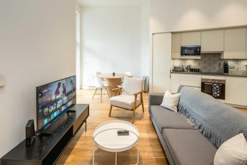 Canning Town Apartment | Modern 2 bed Flat Near O2 & Canary Wharf