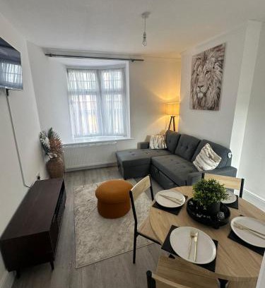 Croham House | Modern 2 Bed in croydon