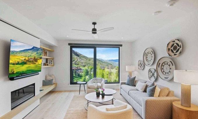 Snowmass Village Condo | Modern 2 Bedroom Ski In/Out Condo 04