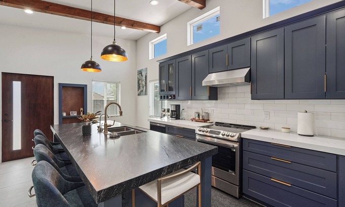 Northgate Cottage | Modern 2BR Cottage