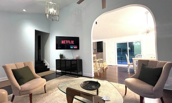 Wilmington House | Modern 3-bedroom house in Wilmington with a HUGE yard and Bonus Sunroom
