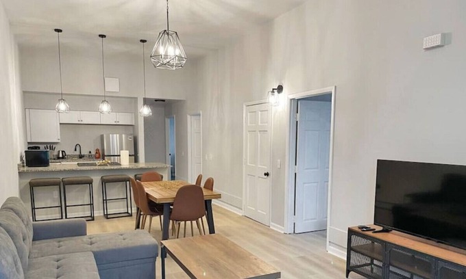 Walnut Hills Condo | Modern 3-bedroom near downtown. Spacious & comfy.