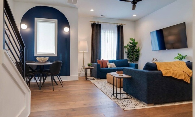 Germantown House | Modern 3BR with Garage, Rooftop, In Hot Germantown, 5 Mins to Nissan Stadium, Le