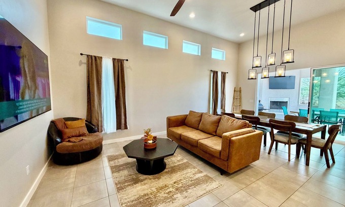 Las Cruces House | Modern 4BR, 3 King Beds + Full Near Red Hawk