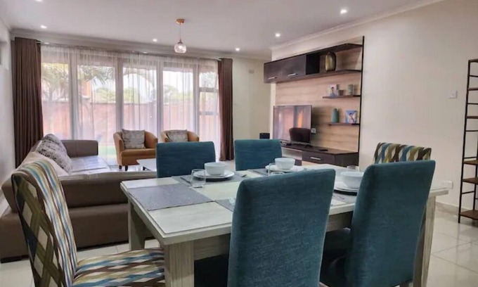 Harare Apartment | Modern 5 Star, 6 sleeper Apartment @ Sibiti