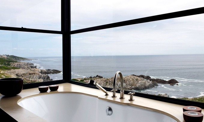 De Kelders Villa | Modern 5-stars graded beach villa overlooking the Atlantic ocean