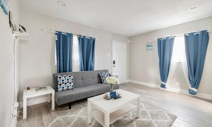 Seybold House | Modern and Comfy Miami Home