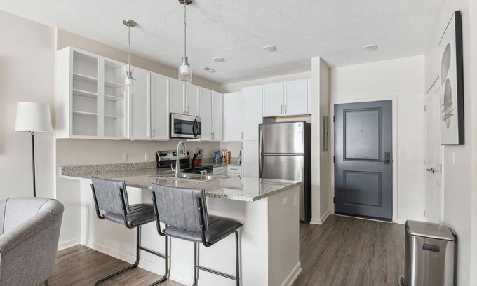 Dundee-Happy Hollow Historic District Apartment | Modern Apartment in Prime Location (ID7435X07)