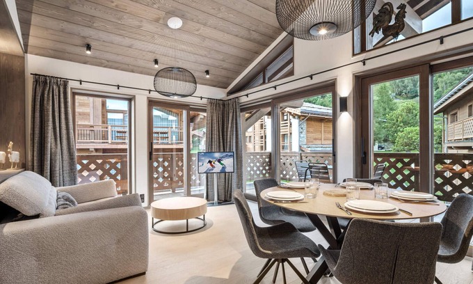 Le Praz Apartment | Modern Apartment Near Courchevel Le Praz Slopes with Parking & Wi-Fi