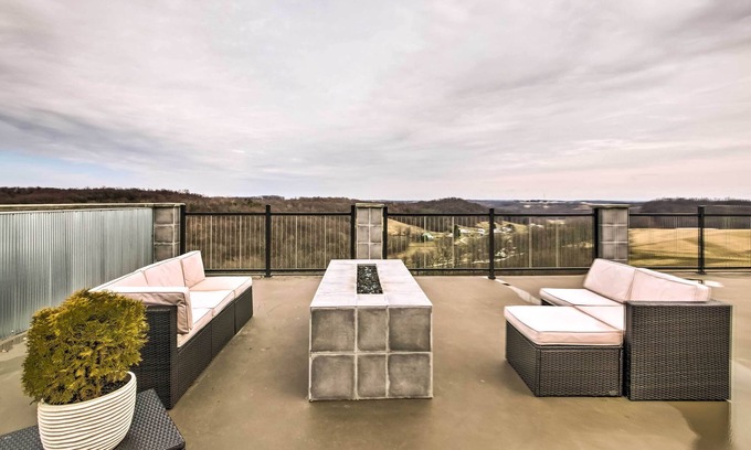 Millersburg Apartment | Modern Apartment w/ Rooftop Patio & Sweeping Views